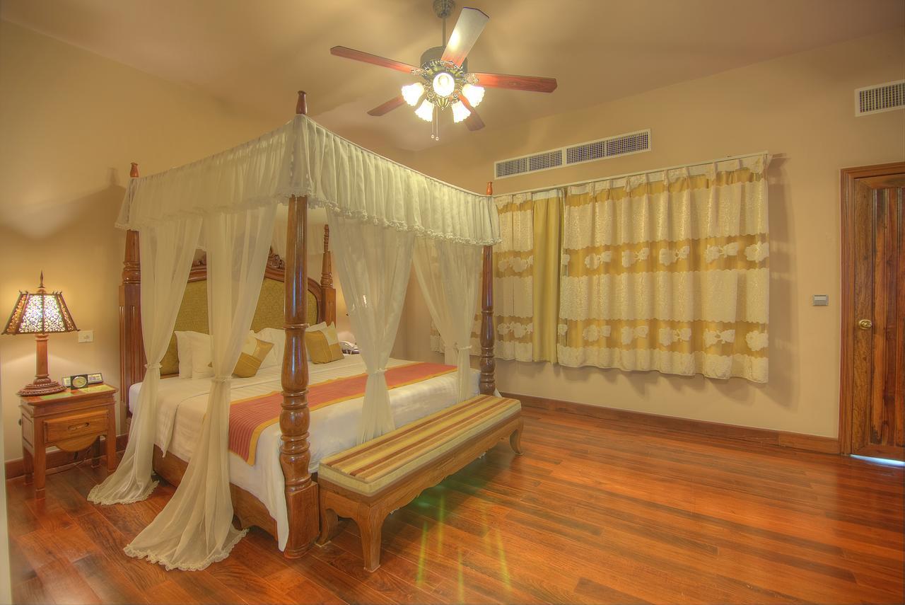 Bayon Era Hotel Siem Reap Buitenkant foto