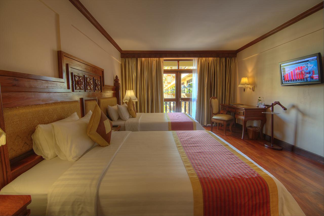 Bayon Era Hotel Siem Reap Buitenkant foto